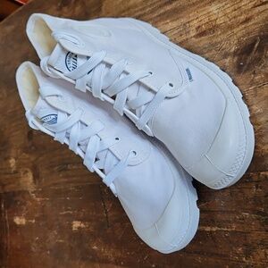 Palladium Pampa Hi White Canvas Boot Size W6/M4.5